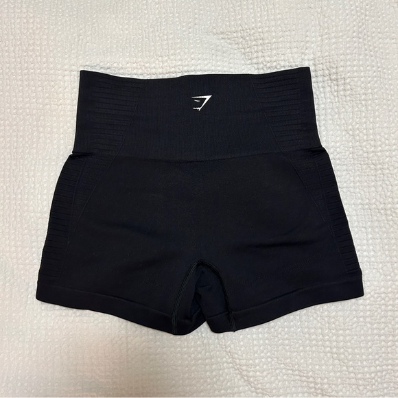 Gymshark Shorts - Picture 2 of 3